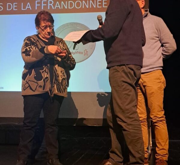 CDRP 37 AG - 88 Remise Médaille Monique Dubois seule CDRP 37 AG - 88 Remise Médaille Monique Dubois seule