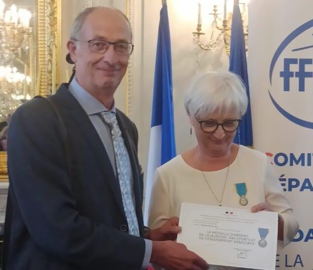 photo JPP remise médaille Maryse